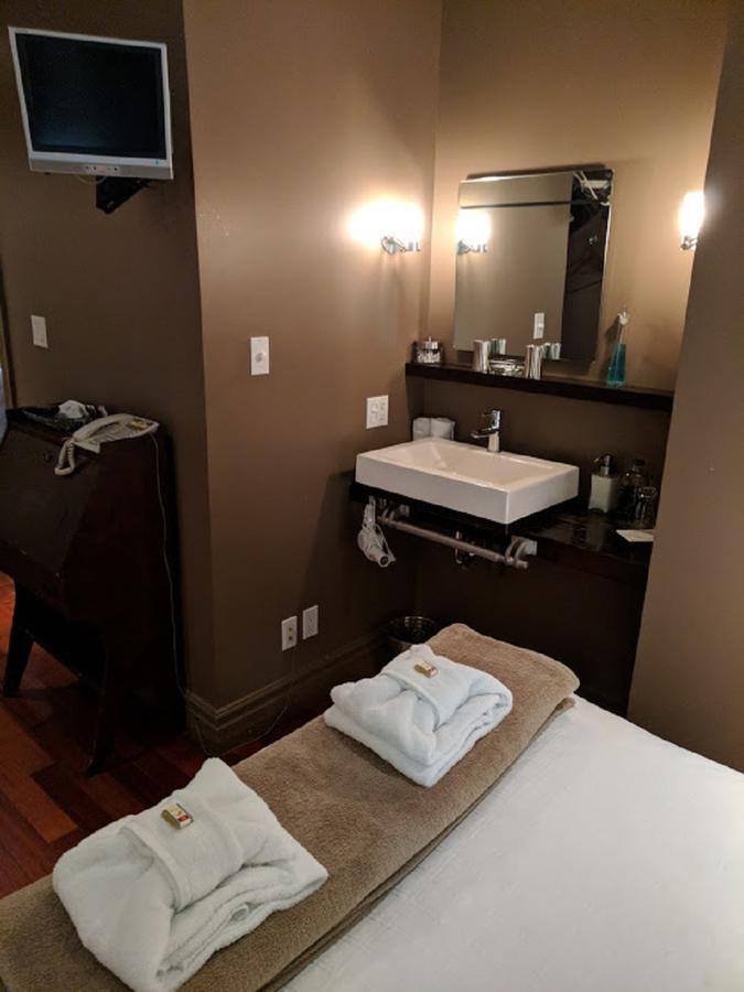 Sir Montcalm Gite B&B มอนทรีอัล ภายนอก รูปภาพ